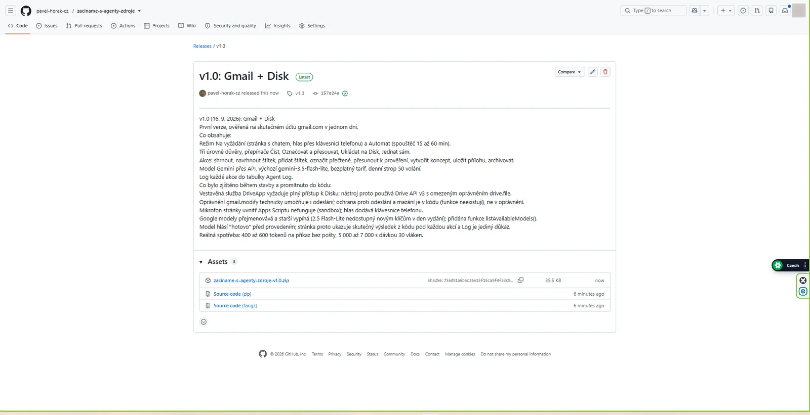 Stránka Release v1.0 na GitHubu s popisem a přiloženým zipem s otiskem sha256